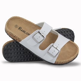 Chinelos brancos confortáveis ​​para mulher 1