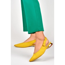 Sapatos de mulher com salto baixo e elegante amarelo 2