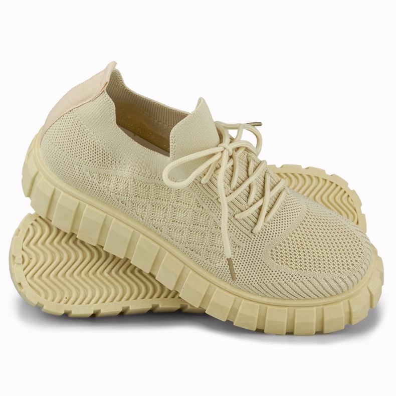 Tênis esportivo feminino bege flexível 2