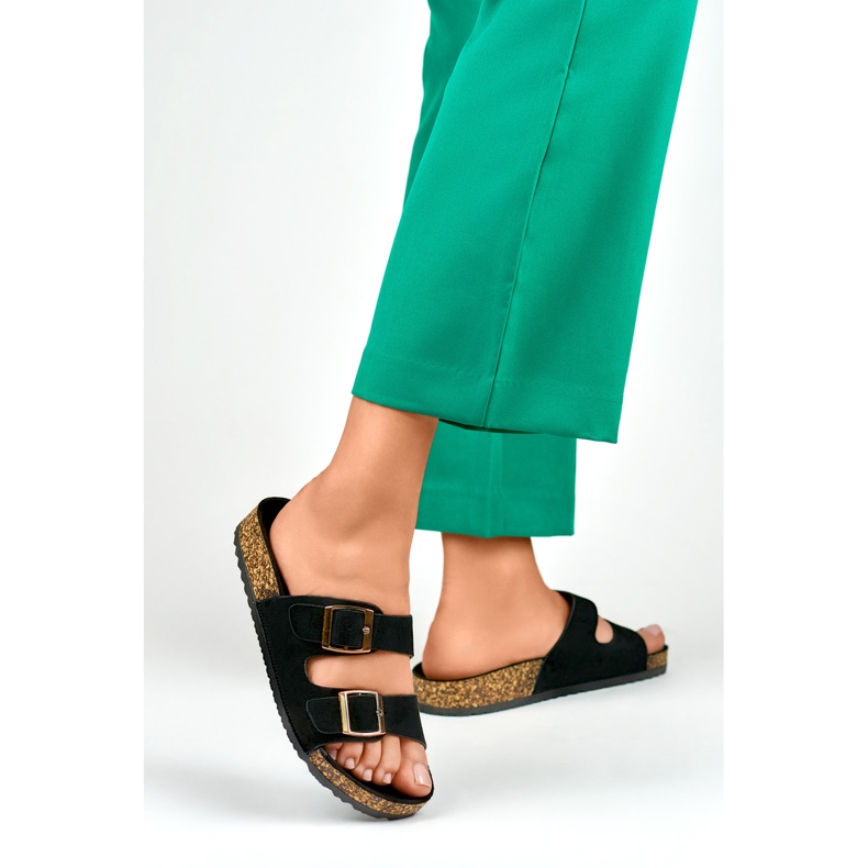 Chinelos pretos com sola de cortiça 1 Chinelos pretos com sola de cortiça 1