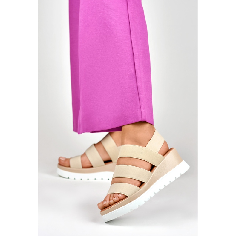 Sandália plataforma baixa elástica bege 2