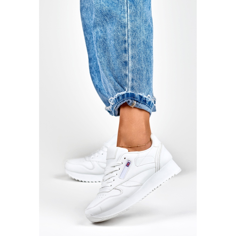 Sapatilhas brancas clássicas de mulher branco 2