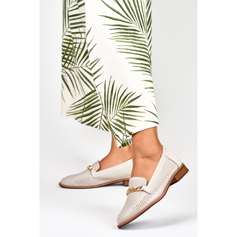 Sapatos femininos vazados em couro natural bege 2