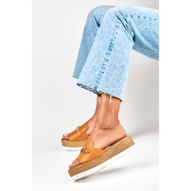 Chinelos de mulher cor de laranja com cunha baixa 2