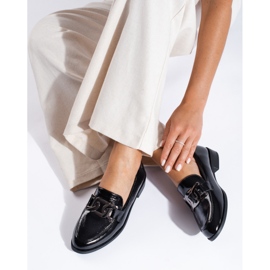 Mocassins de mulher Shelovet pretos lacados 1