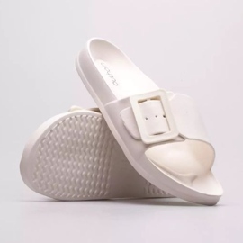 Chinelos Outhorn W OTHSS23FFLIF055-11S bege 1