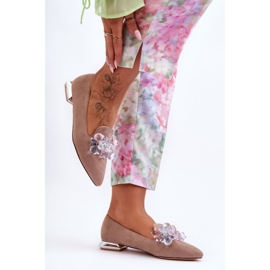 PS1 Mocassim feminino enfeitado com salto baixo bege escuro Sloane 2