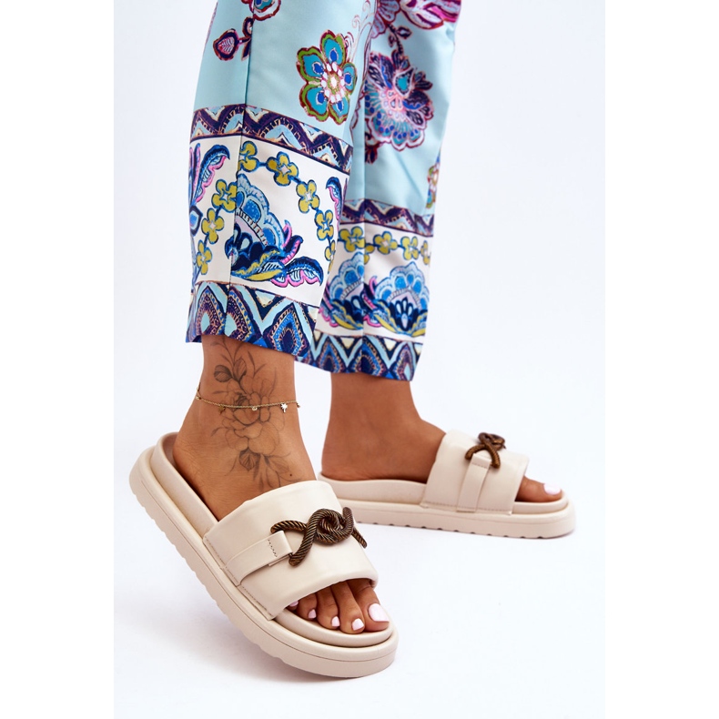 Sandálias Femininas Com Bege Verso 2