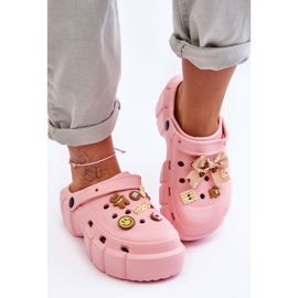Crocodilos femininos de espuma com enfeites Rosa Marlett 1