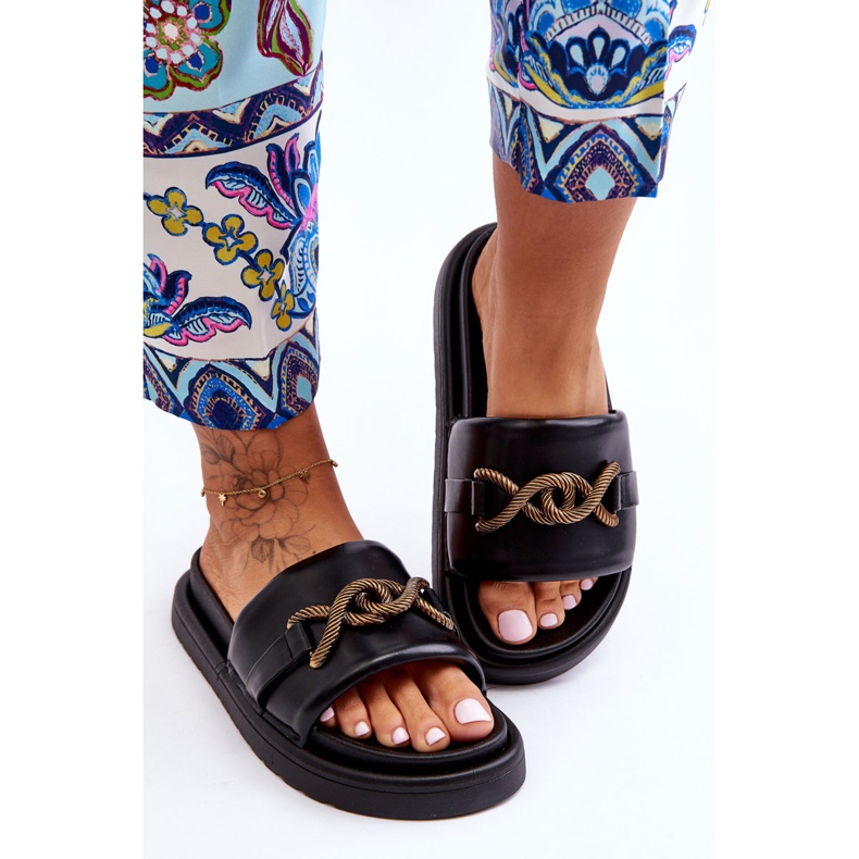 Sandálias Femininas com Decoração Preto Verso 2 Sandálias Femininas com Decoração Preto Verso 2