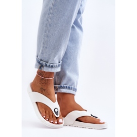 Chinelos de plataforma femininos brancos Bellitta 2