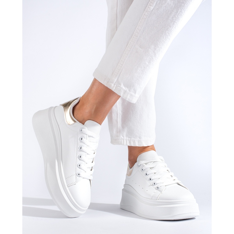 Sapatos desportivos brancos de mulher Shelovet 1