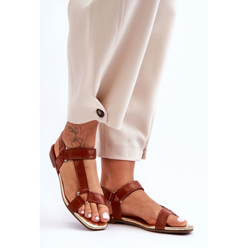 Sandália feminina Camel Lissa plana com velcro marrom 1