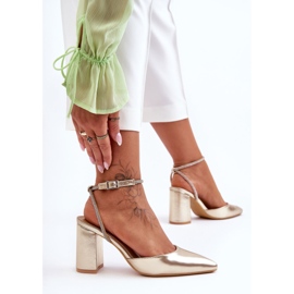 Sapatilha de Couro com Tira Decorativa Lirosa Dourada dourado 2