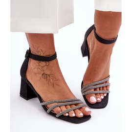 PG1 Sandálias com Salto Brilhante Preto Eenor 1