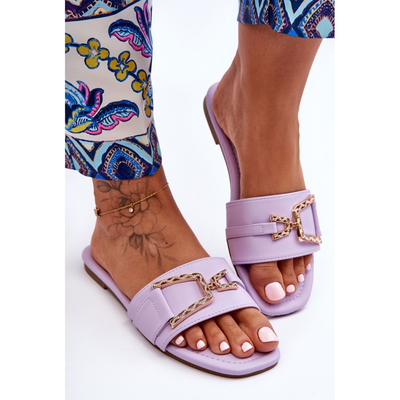 Chinelos clássicos femininos com roxo embelezado impressionante 2