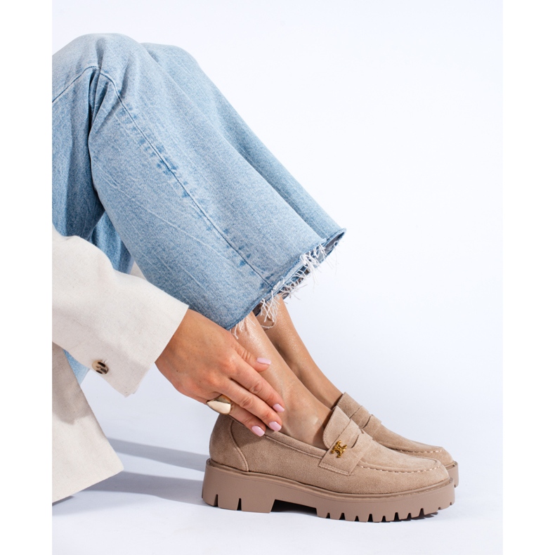 Sapatos femininos clássicos de camurça bege claro da Shelovet 1