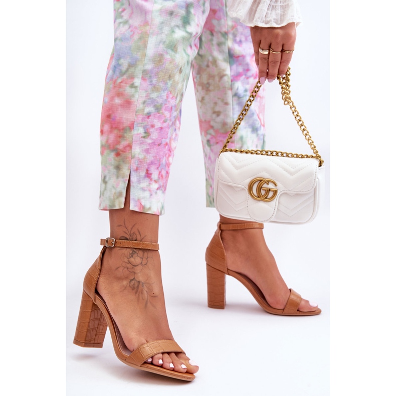 Sandálias On A Pole Snake Padrão Marrom Hacia castanho 2