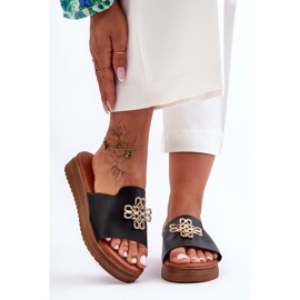 PG1 Chinelos femininos pretos plataforma azera com decoração 2