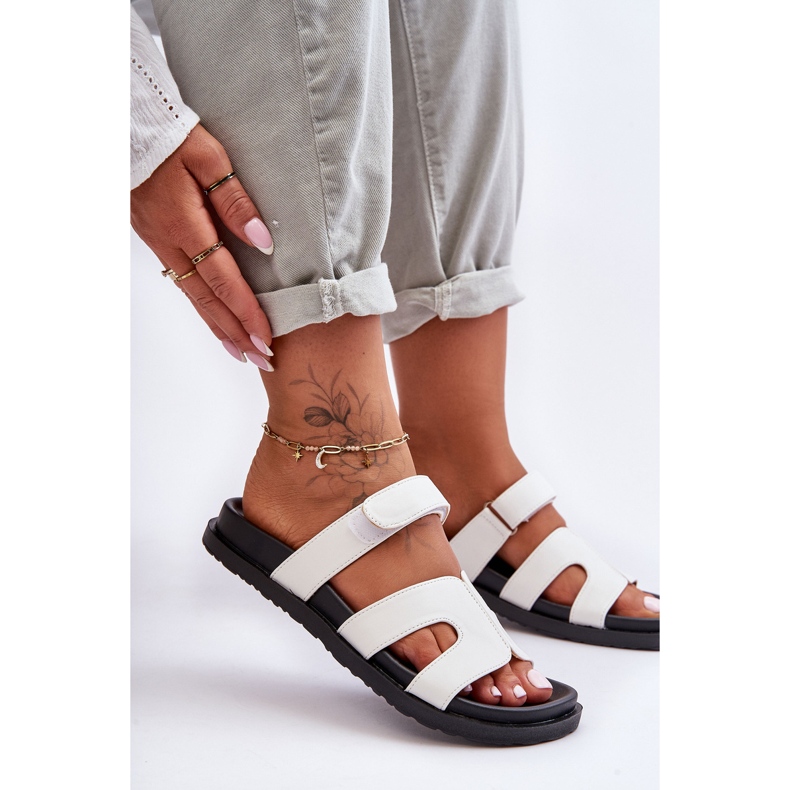 Chinelos femininos clássicos de couro com velcro branco Amedon 2