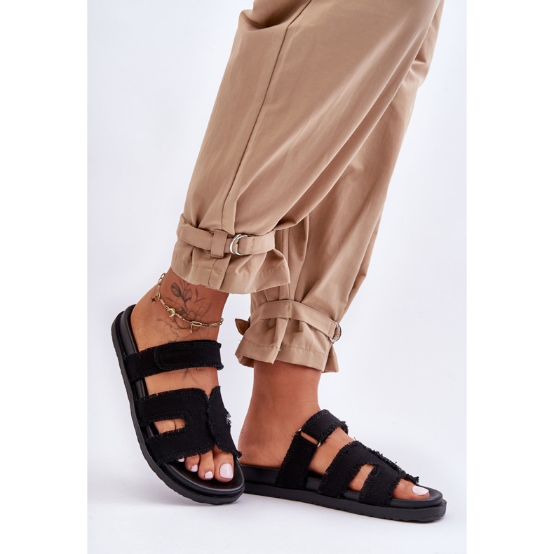 Chinelos femininos de tecido com velcro preto lamirose 1 Chinelos femininos de tecido com velcro preto lamirose 1