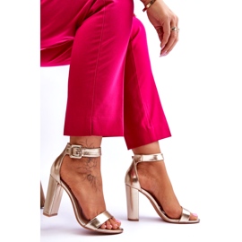 Sandálias de salto alto metálicas douradas dourado 3