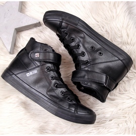 Sapatilhas isoladas pretas Big Star V274542F preto 1