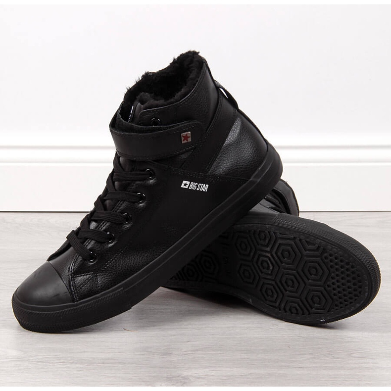 Sapatilhas isoladas pretas de homem Big Star Y174020F preto 2