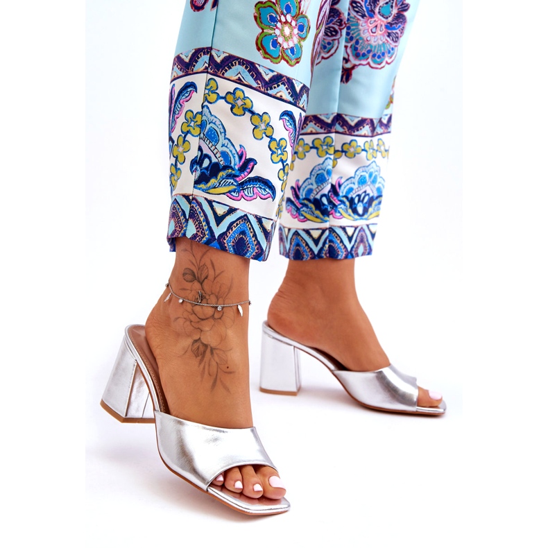 Chinelos de couro ecológico de prata 1