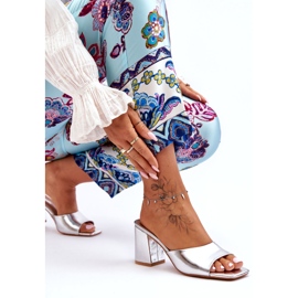 Chinelos de couro ecológico de prata 5