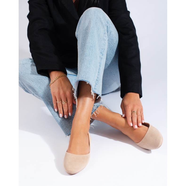 Confortáveis ​​bailarinas de camurça bege 1