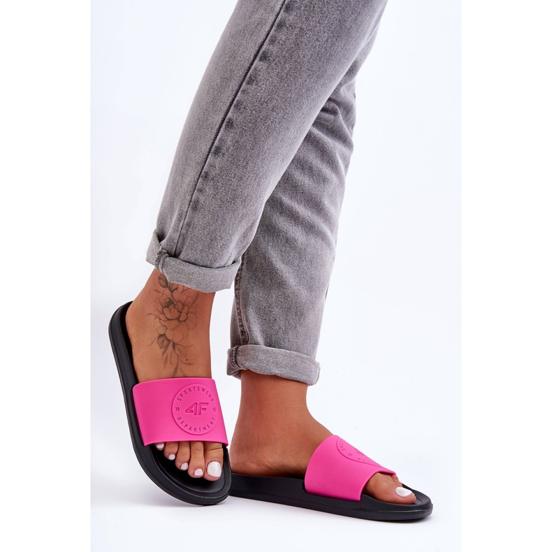 Chinelos esportivos femininos 4F 4FSS23FFLIF069-55S rosa-preto 1