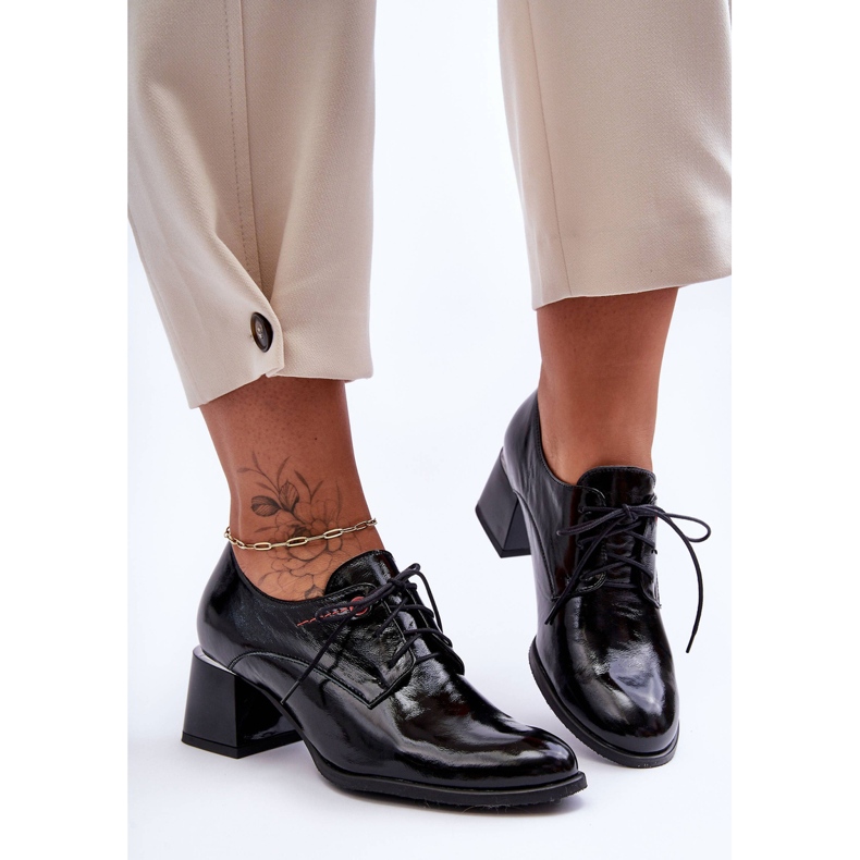 Laura Messi Salto alto feminino couro laqueado preto Keria 1