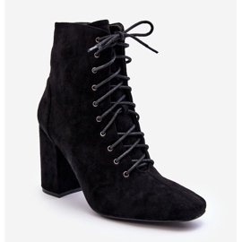 Botas Femininas de Camurça com Salto Preto Saolio 1