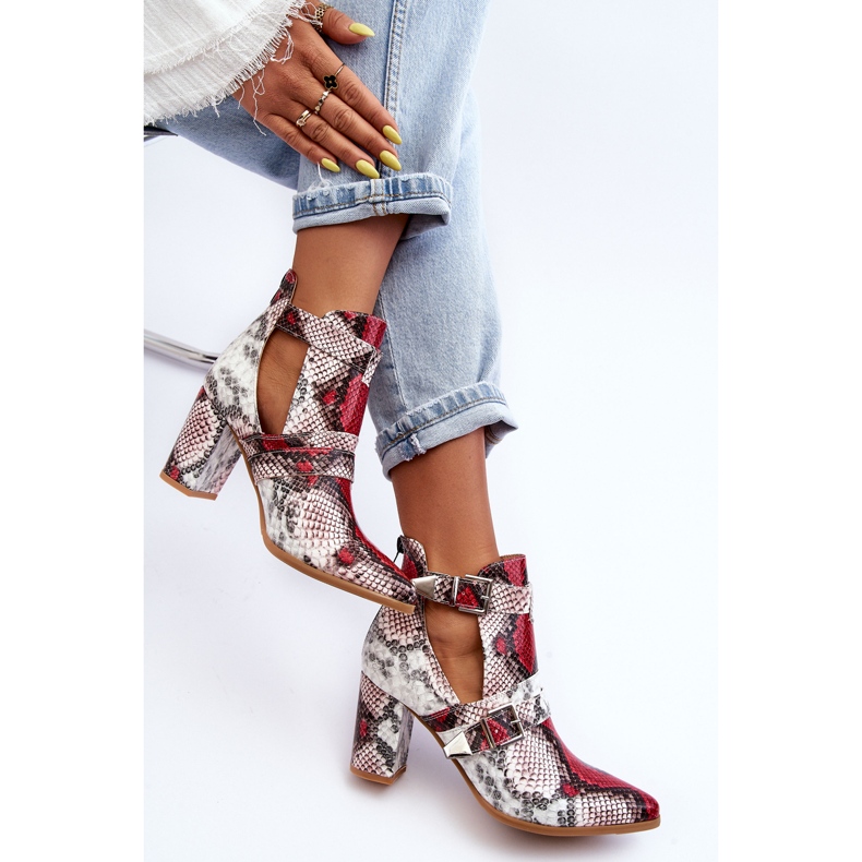 Botas da moda no salto com recortes multicoloridos Suelo bege 1 Botas da moda no salto com recortes multicoloridos Suelo bege 1