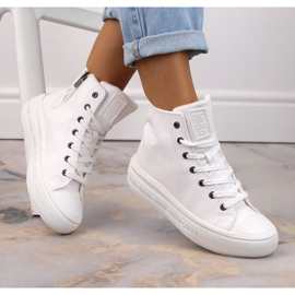 Tênis isolado com cadarço Big Star W INT1902A branco 1 Tênis isolado com cadarço Big Star W INT1902A branco 1