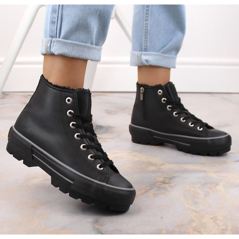 Tênis isolado na plataforma Big Star W INT1903C preto 2