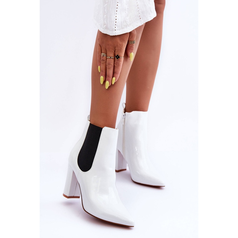Botas laqueadas com salto branco Evita 2