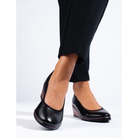 Sapatos de cunha pretos elegantes da Potocki 3