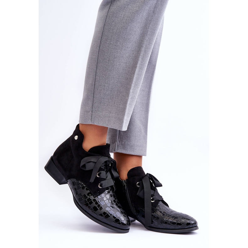 PD1 Salto baixo feminino com cadarço preto Meroni 1