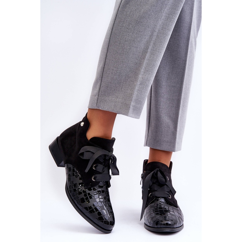 PD1 Salto baixo feminino com cadarço preto Meroni 2