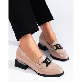 Sapatos de senhora bege lacados com fivela Vinceza 2