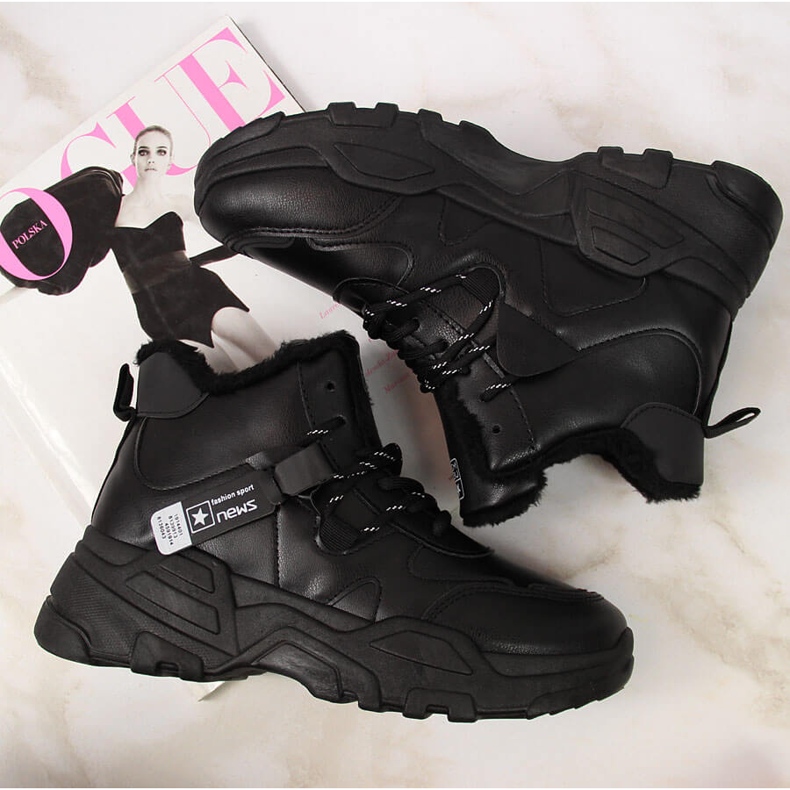 Ténis isolados de mulher com sola grossa, preto NEWS 2