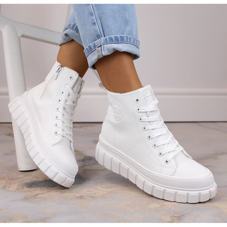 Botas isoladas Big Star MM274624 na plataforma com atacadores e fechos branco 1 Botas isoladas Big Star MM274624 na plataforma com atacadores e fechos branco 1