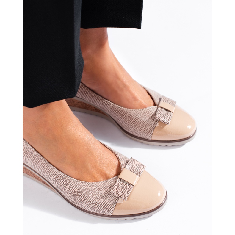 W. Potocki Sapatos de mulher bege da Potocki com cunha baixa 2 W. Potocki Sapatos de mulher bege da Potocki com cunha baixa 2