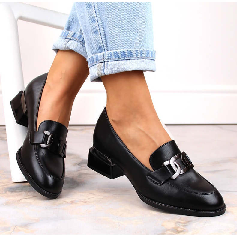 Sapatos baixos com corrente preto Vinceza 58162 1