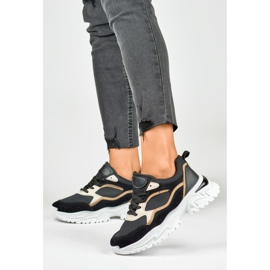 Tênis feminino preto com sola branca 2