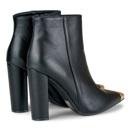 Botas de senhora pretas com tachas decorativas preto 1 Botas de senhora pretas com tachas decorativas preto 1
