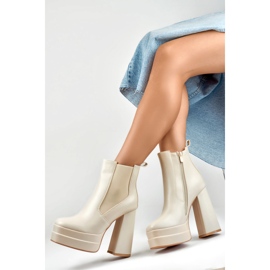 Botas de salto alto e plataforma bege 1