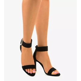 Sandálias pretas com salto agulha feitas de camurça ecológica 91761-3 preto 2
